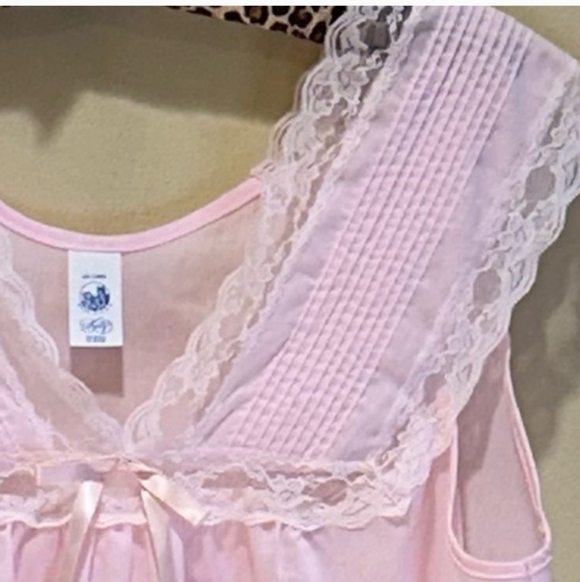 VTG 1970s Pink Summer V-neck Pintuck & Lace Bodice Short Nightgown by Katz USA - Picture 4 of 5